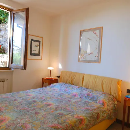 Quaint Holiday In With Fenced Garden * Lerici